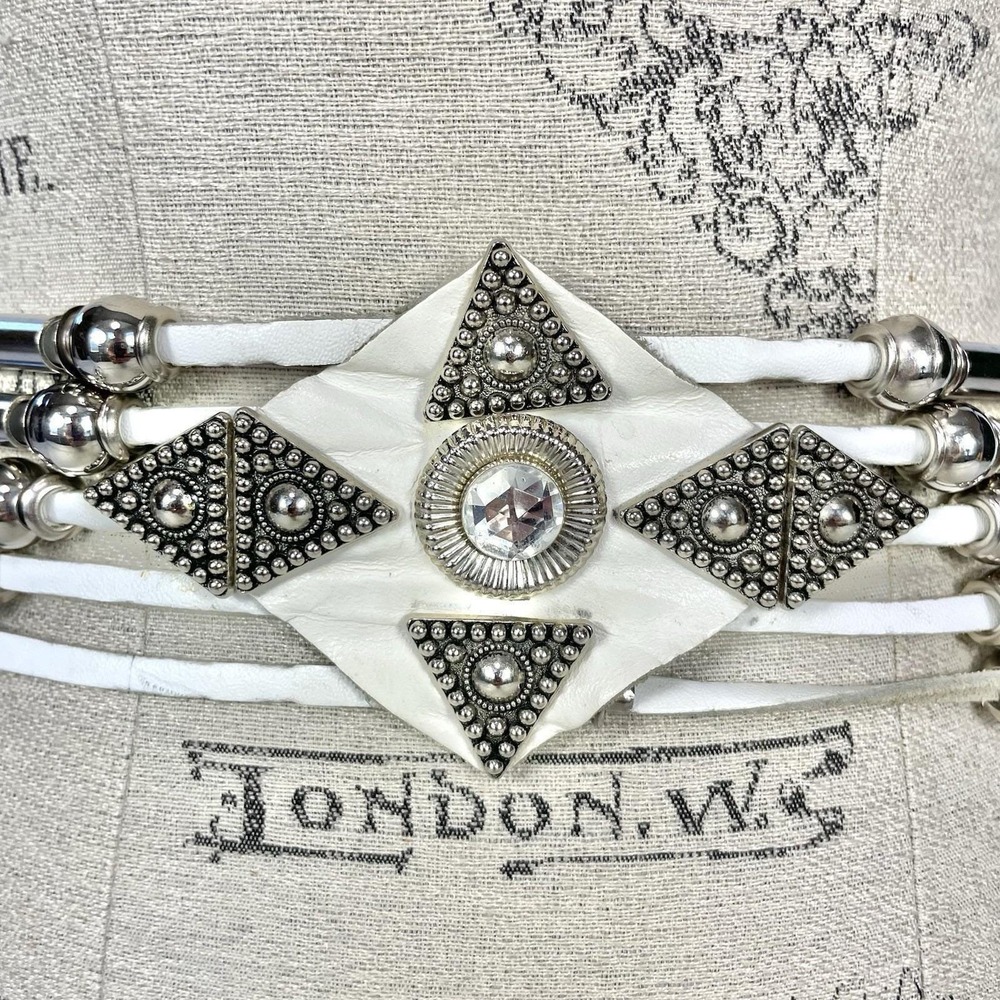 Vintage 80s White Leather Silver Tone Multi Strand Concho Belt 30 in - Picture 3 of 10